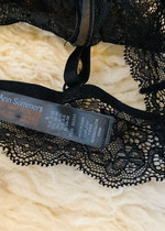Ann Summers Black Lace Peekaboo Bra Size S (8-10)