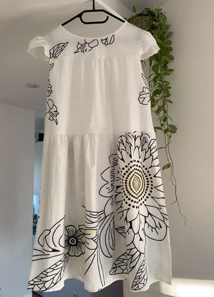 Summer White Dress 🐚, état: Neuf sans étiquette, taille: M / 38 / 10, 12,00 €, 13,30 € Protection acheteurs incluse