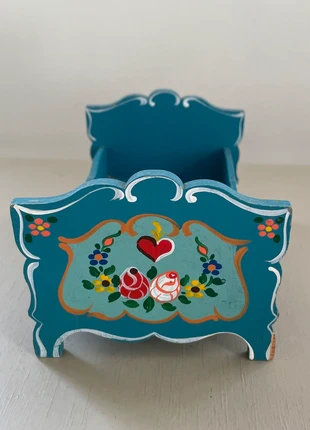 Petit lit de poupée, marca: ancien, estado: Muito bom, tamanho: Prematuro, até 44 cm, €20.00, €21.70 inclui Proteção do Comprador