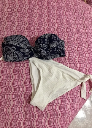Costume a fantasia ad incrocio, brand: H&M, condizioni: Ottime, taglia: M / IT 42 / EU 38, €6.50, €7.53 include la Protezione acquisti