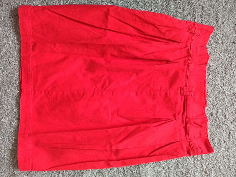 Falda corta tubo roja de Pull&Bear talla S 2