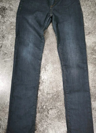 Jean slim femme Desigual bleu foncé taille 38 – coupe ajustée tendance, marke: Desigual, zustand: Sehr gut, größe: M / 38 / 10, 12,00 €, 13,30 € inklusive Vinted-Käuferschutz