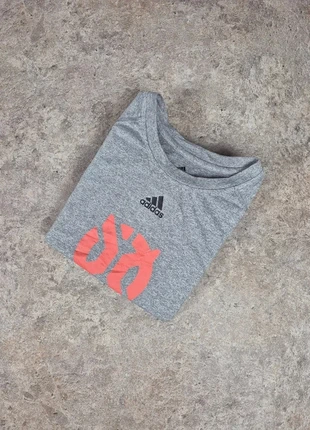 T shirt a manche adidas vintage gris L, marque: adidas, état: Très bon état, taille: L, 1,00 €, 1,75 € Protection acheteurs incluse