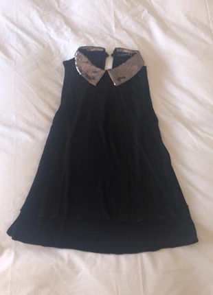 Precioso top negro con gasa y cuello lentejuelas, brand: Atmosphere, condizioni: Ottime, taglia: XS / IT 38 / EU 34, €5.00, €5.95 include la Protezione acquisti