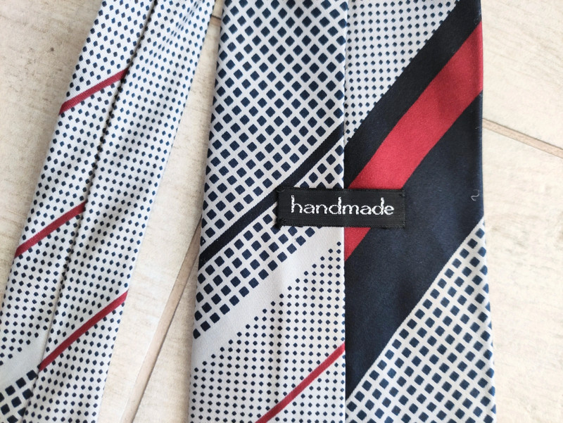 Cravatta Paolo Da Ponte 100% seta grigio motivo a righe oblique e quadratini blu-rosso 4