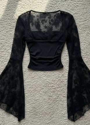 Top noir en dentelle manches évasées – style gothique romantique, brand: PixelGloss, condizioni: Ottime, taglia: S / IT 40 / EU 36, €25.99, €27.99 include la Protezione acquisti