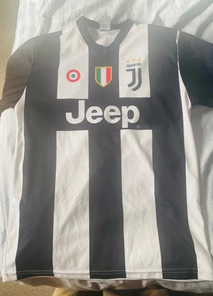Football top -Juventus - Ronaldo, brand: Juventus, condition: Good, size: S, £5.88, £6.65 includes Buyer Protection