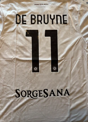 Maglia De Bruyne Away 25-26, marke: Maglia, zustand: Neu, mit Etikett, größe: XL, 25,00 €, 26,95 € inklusive Vinted-Käuferschutz