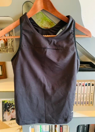 Débardeur Puma avec brassière intégrée , marque: Puma, état: Très bon état, taille: L / 40 / 12, 8,00 €, 9,10 € Protection acheteurs incluse