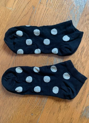 Chaussettes noires à pois dorés Yorn, brand: YORN, condizioni: Nuovo senza cartellino, taglia: M | 39-42, €1.50, €2.28 include la Protezione acquisti