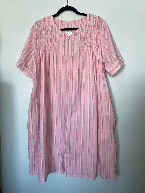 Vintage pink nightie 1