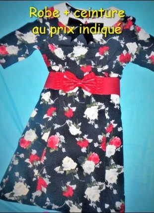 Robe girly Hell Bunny motif roses rouges et blanches + ceinture rouge offerte💖, merk: Hell Bunny, staat: Nieuw zonder prijskaartje, maat: XS / 34 / 6, € 29,00, € 31,15 inclusief Kopersbescherming
