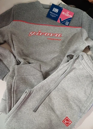 Pigiama tuta ragazza givova scollo a giro grigia scritta fucsia 14 anni, brand: Givova, condizioni: Nuovo con cartellino, taglia: 14 anni / 164 cm, €18.00, €19.60 include la Protezione acquisti