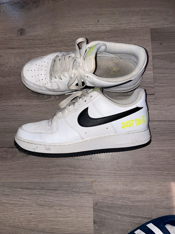 Inwoner zout Reden Nike airforce one (just do it yellow) maat 43 - Vinted