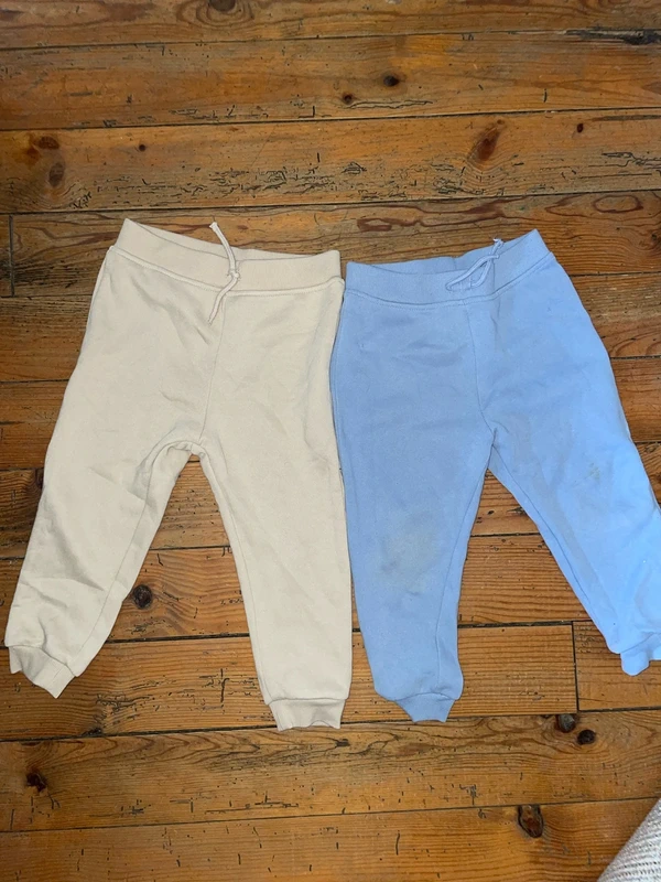 Lot 2 joggings 98cm Primark - photo numéro 3