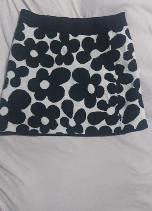 Flowery mini skirt, brand: H&M Divided, condition: New without tags, size: XS / 6, £1.50, £2.28 includes Buyer Protection