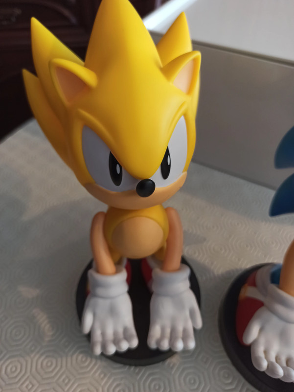 Conjunto de 3 Figuras do Sonic 4