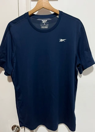 Camiseta deportiva Reebok L, marque: Reebok, état: Neuf sans étiquette, taille: L, 18,00 €, 19,60 € Protection acheteurs incluse