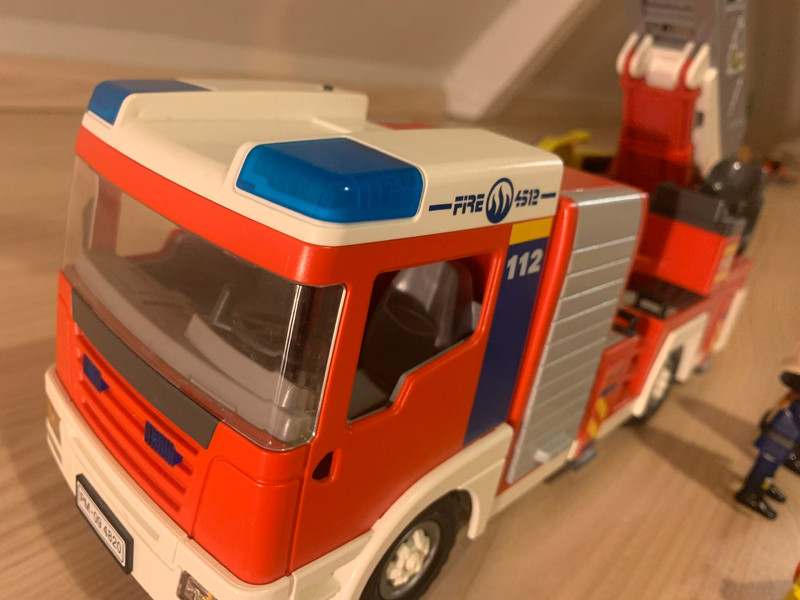 Playmobil 4820 Camion de pompiers grande échelle - Playmobil - Achat & prix