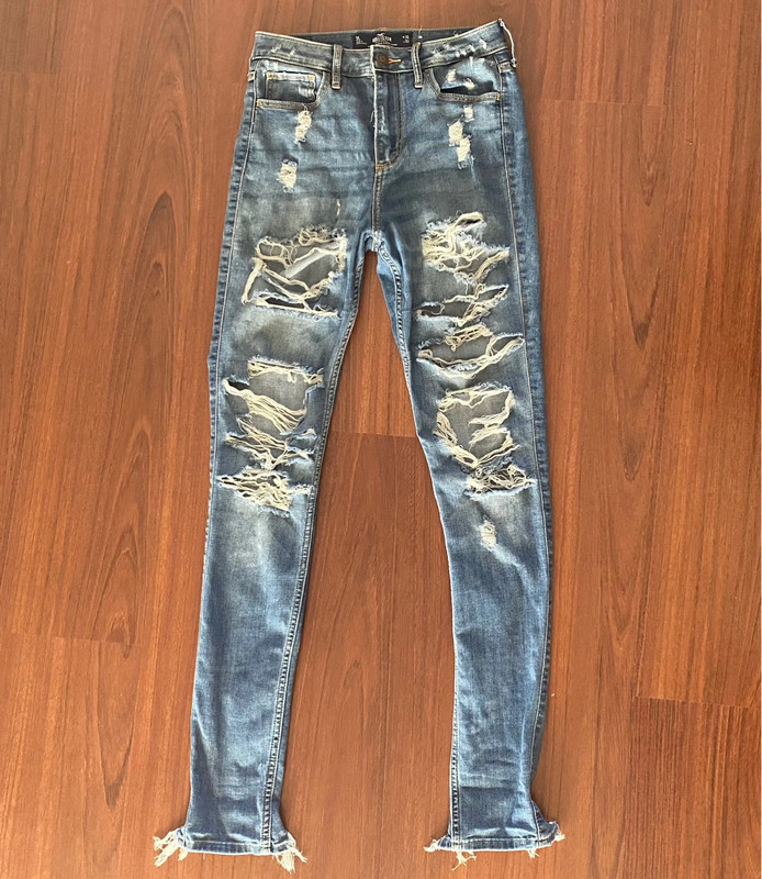 Hollister Jeans 1