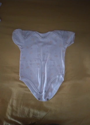 Body felpato , marca: HAPPY, estado: Bom, tamanho: 6-9 meses / 68 cm, €1.00, €1.75 inclui Proteção do Comprador