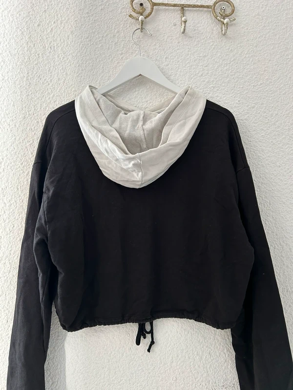 Pull à capuche noir à inscription - photo numéro 4