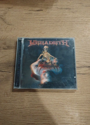 cd Megadeth the world needs a hero, condizioni: Ottime, €5.00, €5.95 include la Protezione acquisti
