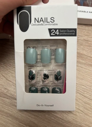 Capsules ongles, brand: Inconnu, condition: New with tags, €3.00, €3.85 includes Buyer Protection