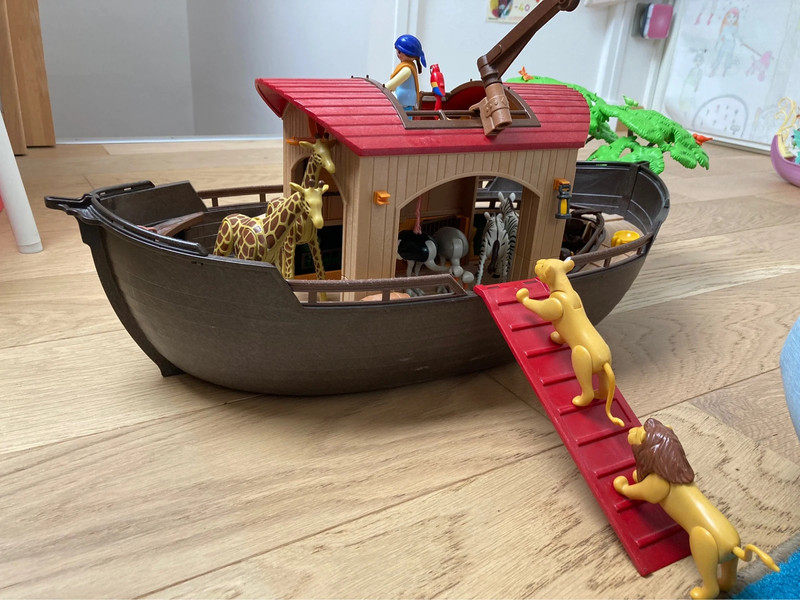 Playmobil arche de noé avec 29 animaux, cage, bateau