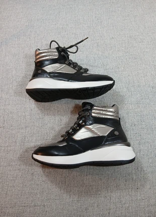 Baskets montantes XTI noires et argent semelle épaisse – Taille 38, marque: XTI, état: Très bon état, taille: 38, 30,00 €, 32,20 € Protection acheteurs (Pro) incluse