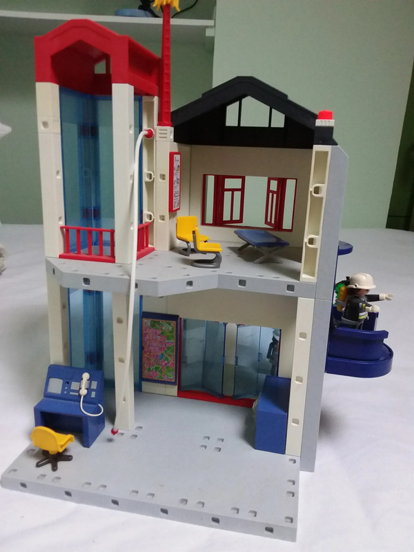 Playmobil caserne de pompiers
