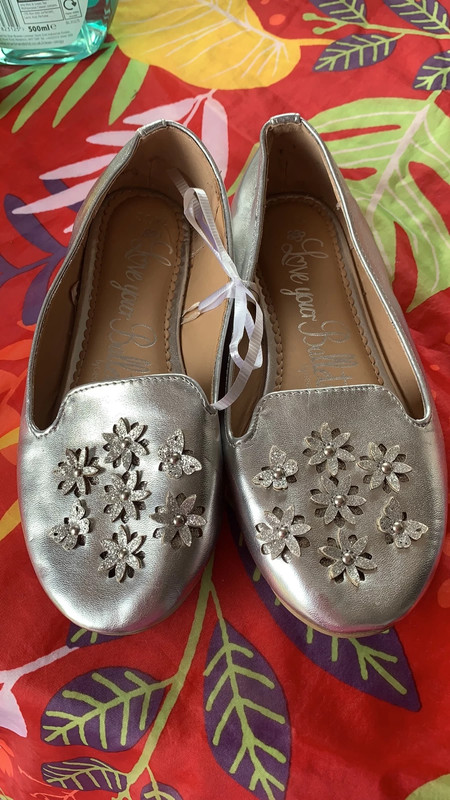 Silver pumps size on sale 1