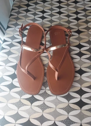 Sandalias, merk: Parfois, staat: Nieuw zonder prijskaartje, maat: 40, € 9,00, € 10,15 inclusief Kopersbescherming