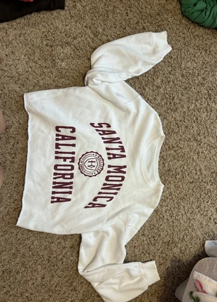 Hollister Cropped Sweatshirt, brand: Hollister, condition: Very good, size: 12 / L, $6.00, $7.00 includes Buyer Protection