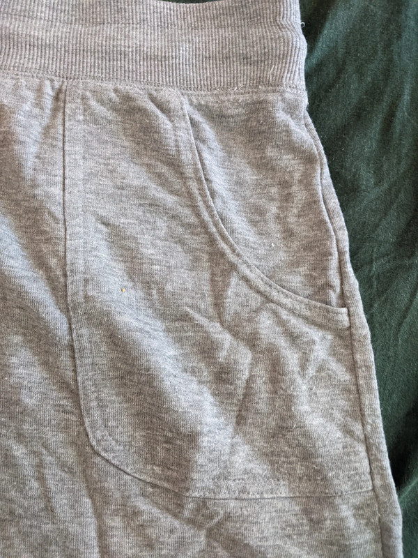 Gray super comfy stretchy skirt with pockets 2