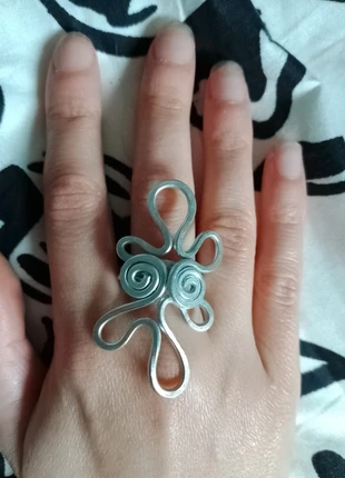 Grosse bague créateur métal argenté martelé pièce unique, marca: Créateur, estado: Muy bueno, tamaño: 17,7 mm Ø / 16, 6,00 €, 7,00 € Protección al comprador incluida