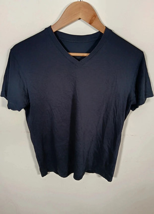 C20 t-shirt marine Uniqlo M, marca: Uniqlo, estado: Muito bom, tamanho: M / 38 / 10, €5.00, €5.95 inclui Proteção do Comprador