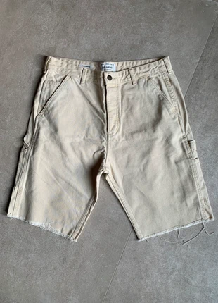 jeans corti della pull and bear taglia L, brand: Pull & Bear, condizioni: Nuovo senza cartellino, taglia: L, €7.99, €9.09 include la Protezione acquisti