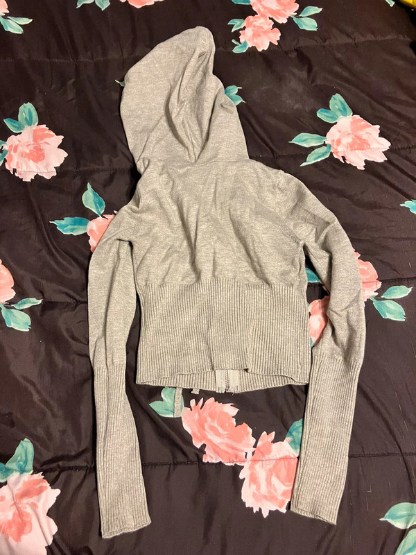 Grey crop zip up hoodie and low rise pants set 3