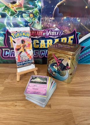 Lot de 100 cartes Pokémon officielles françaises et boîte de rangement métallique, merk: Pokémon, staat: Heel goed, € 21,00, € 22,75 inclusief Kopersbescherming Pro