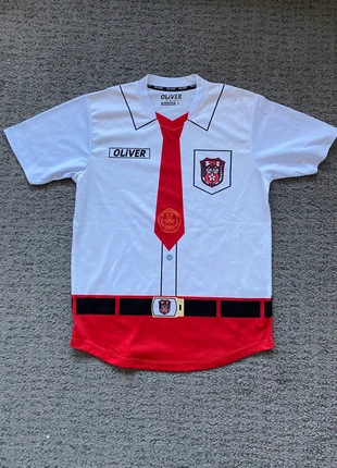 Maillot de foot custom jersey Oliver taille xl, marque: Concept, état: Neuf sans étiquette, taille: XL, 22,00 €, 23,80 € Protection acheteurs incluse