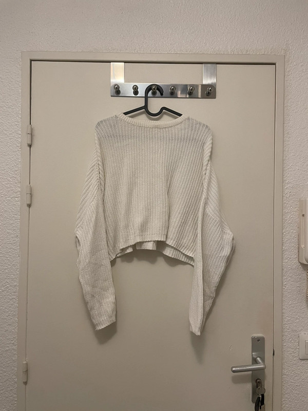 cropped cute white jumper 1