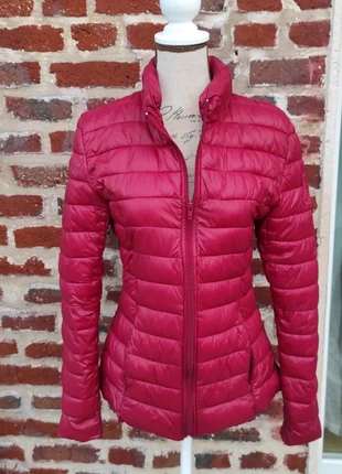 Doudoune rouge à plumes American collège taille 36/38, marque: American College, état: Très bon état, taille: S / 36 / 8, 30,00 €, 32,20 € Protection acheteurs incluse