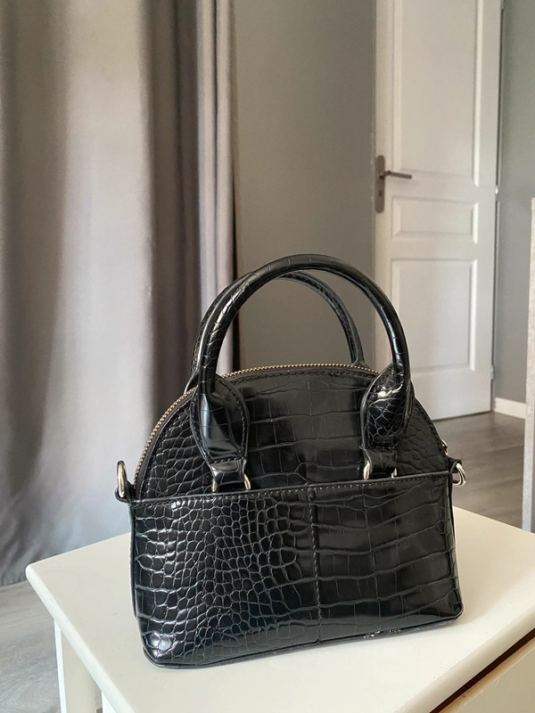 Sac noir avec lance Zara