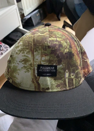 Groene pet van Pull & Bear, marca: Pull & Bear, estado: Novo sem etiquetas, €2.00, €2.80 inclui Proteção do Comprador