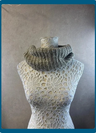 Tour de cou gris chiné en maille épaisse – Lot MI35, état: Très bon état, 5,00 €, 5,95 € Protection acheteurs (Pro) incluse