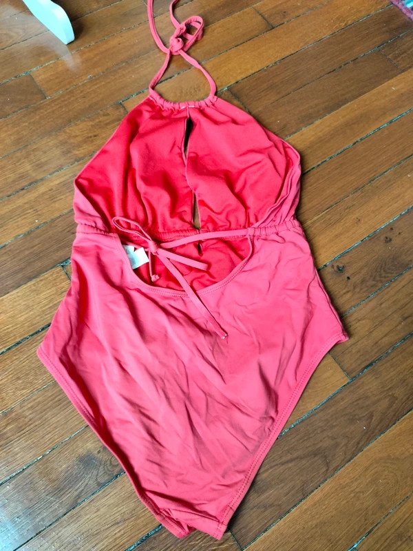 Maillot de bain rouge - photo numéro 2