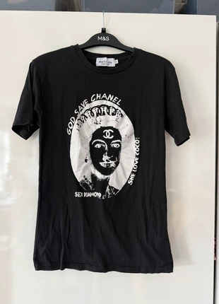 Black tshirt with motif, brand: Made by Korea, condition: Very good, size: S / 8, £5.00, £5.95 includes Buyer Protection