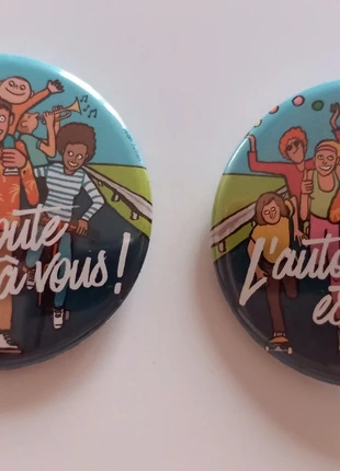 2 badges publicitaires, condition: Very good, €1.00, €1.75 includes Buyer Protection