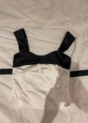 Chique satijnen top, marque: Luxe, état: Neuf sans étiquette, taille: XS / 34 / 6, 22,00 €, 23,80 € Protection acheteurs incluse